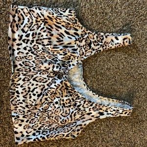 Leopard print crop top with tie detail.